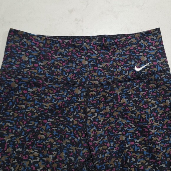Nike Dri Fit Gym Capri Leggings Women's Size Extra Small XS Excercise 695506-010 - Picture 1 of 7